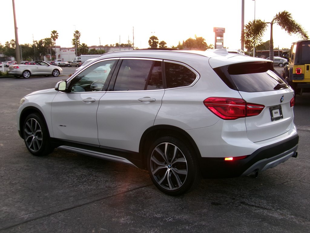 2016 BMW X1 Image 21