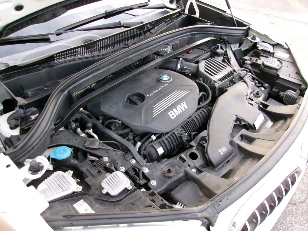 2016 BMW X1 Image 32