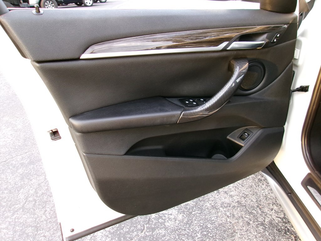 2016 BMW X1 Image 54