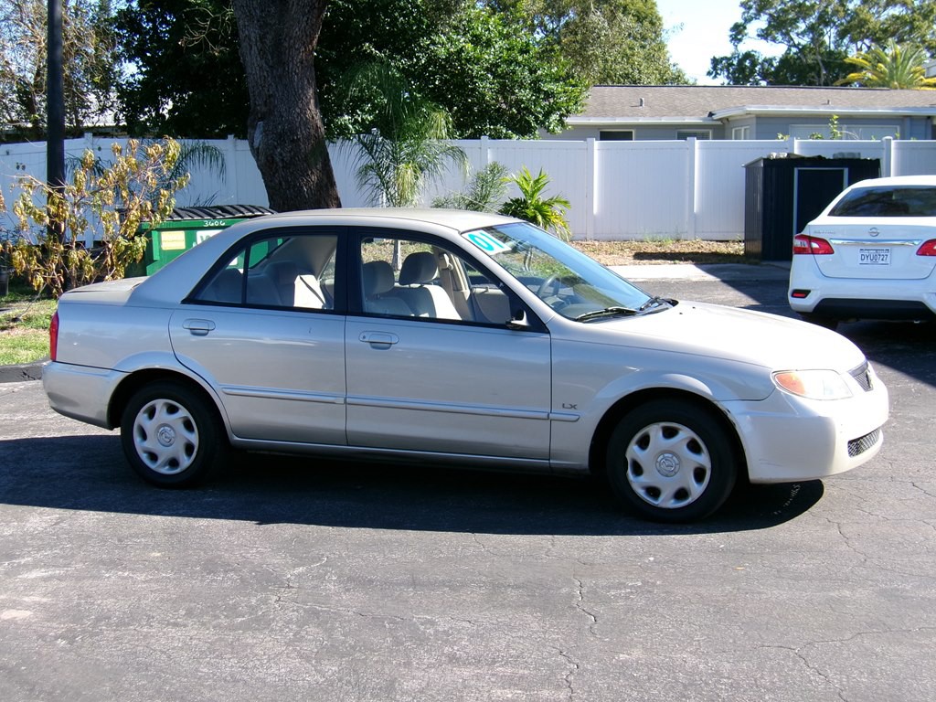 2001 Mazda Protege Image 10