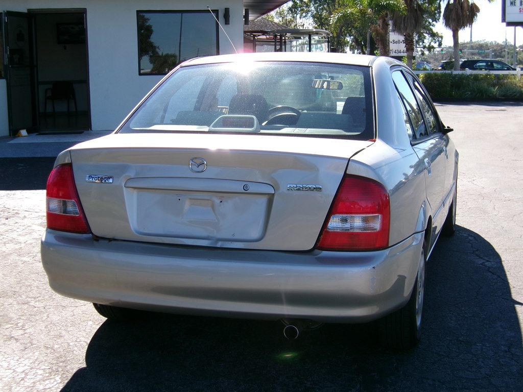 2001 Mazda Protege Image 16