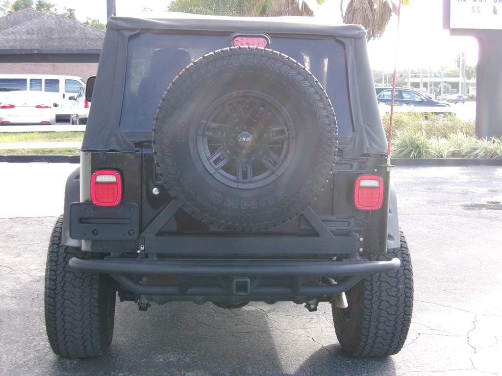 2005 Jeep Wrangler Image 18