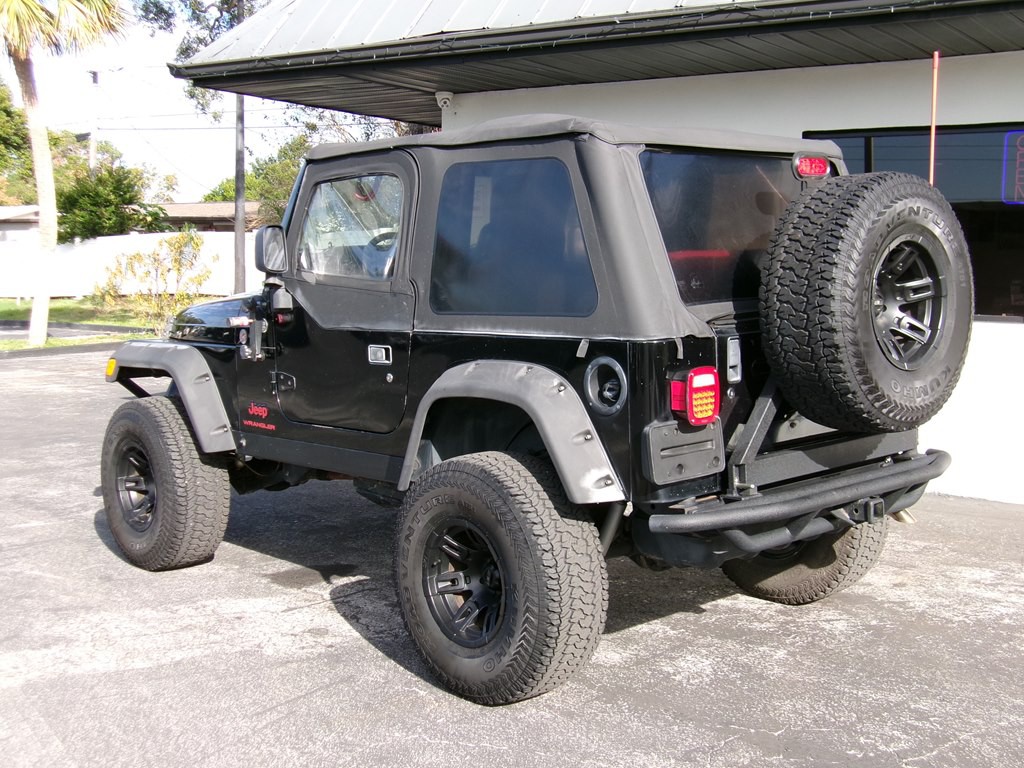 2005 Jeep Wrangler Image 21