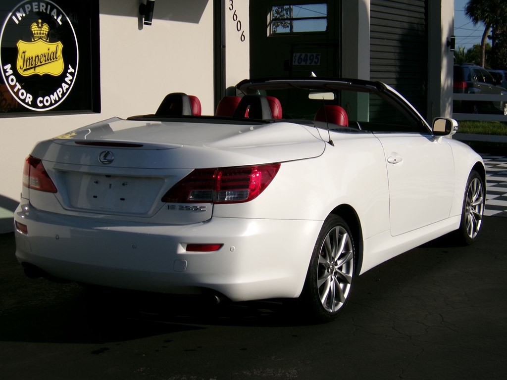 2014 Lexus IS Image 16