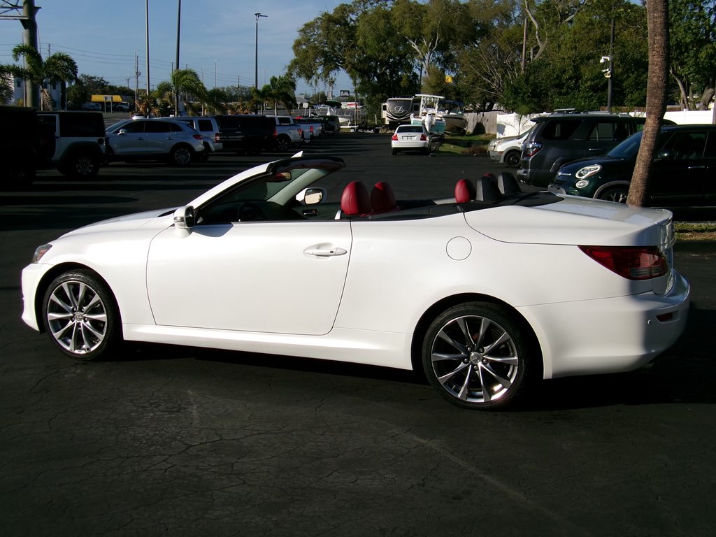 2014 Lexus IS Image 24