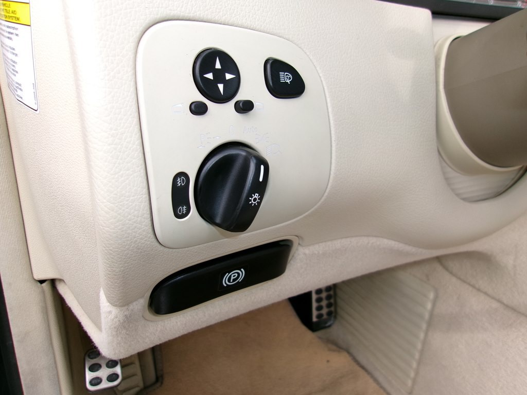 2006 Mercedes-Benz CLK-Class Image 59