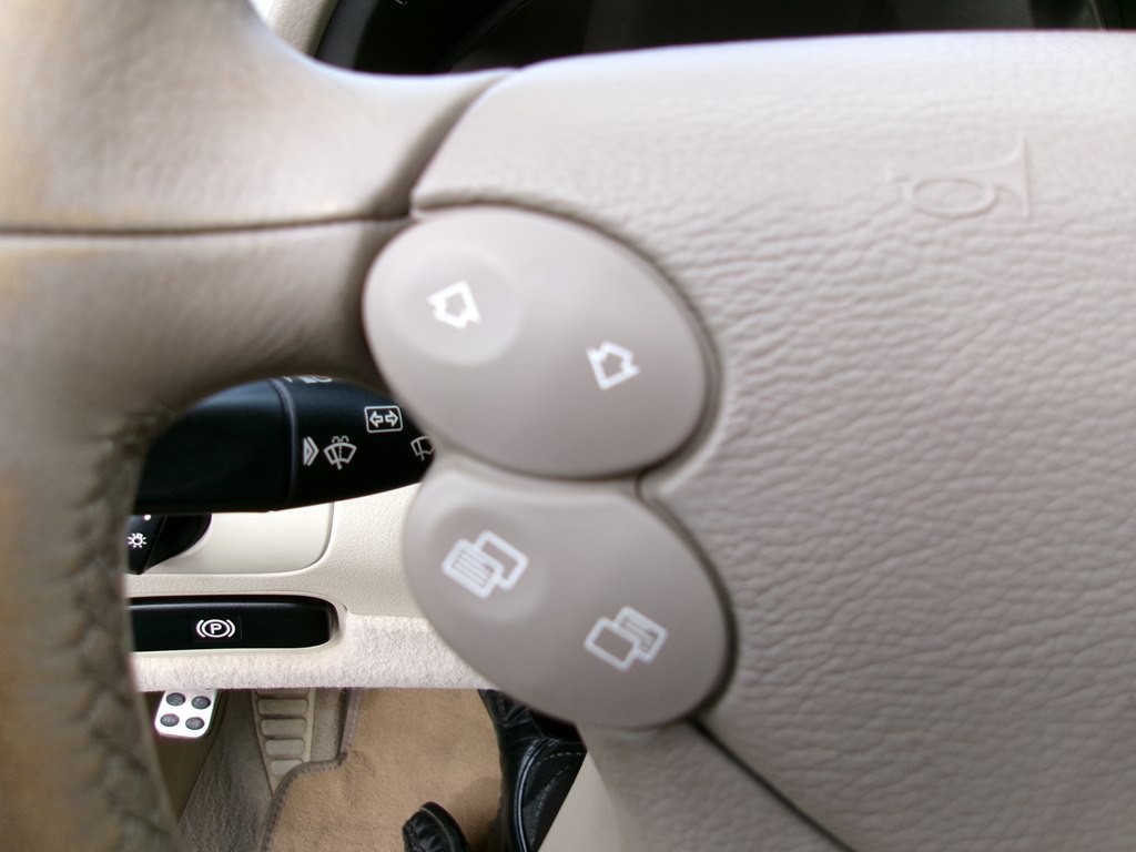 2006 Mercedes-Benz CLK-Class Image 62