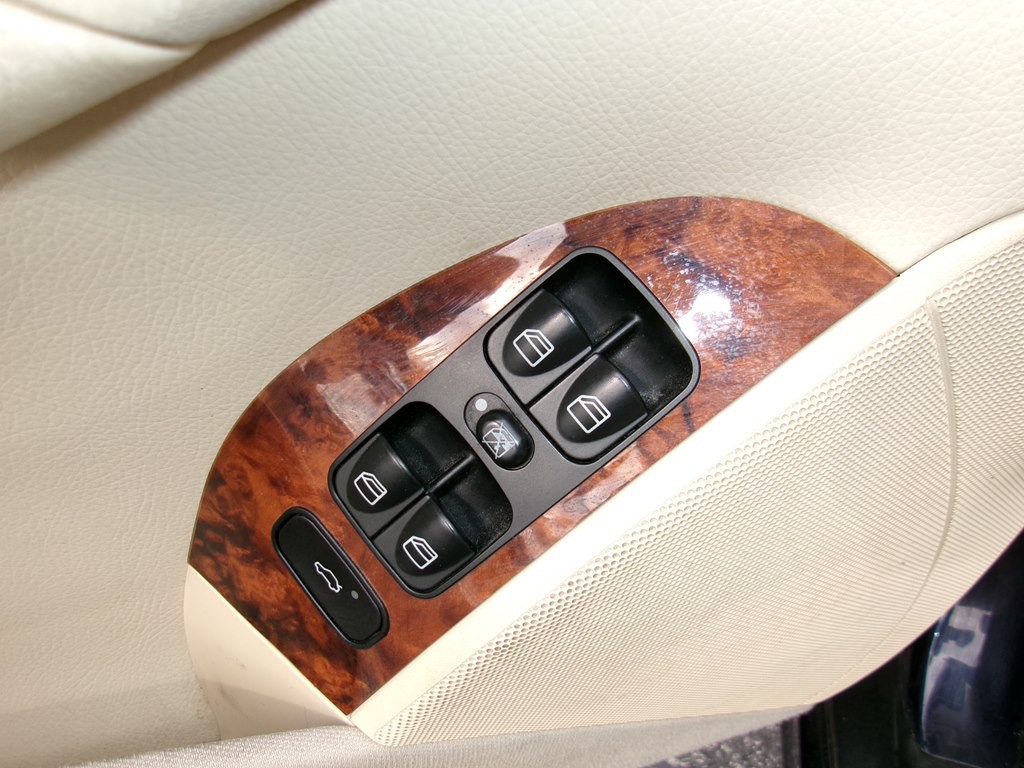 2006 Mercedes-Benz CLK-Class Image 108