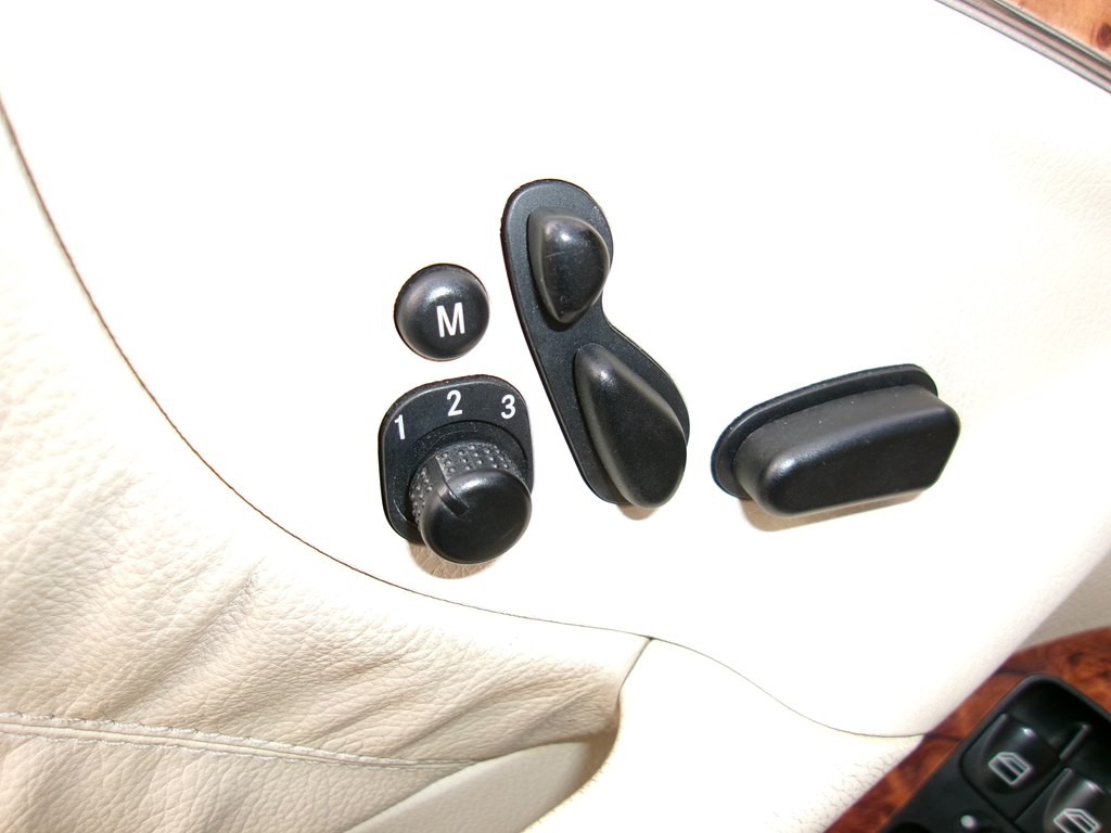 2006 Mercedes-Benz CLK-Class Image 109