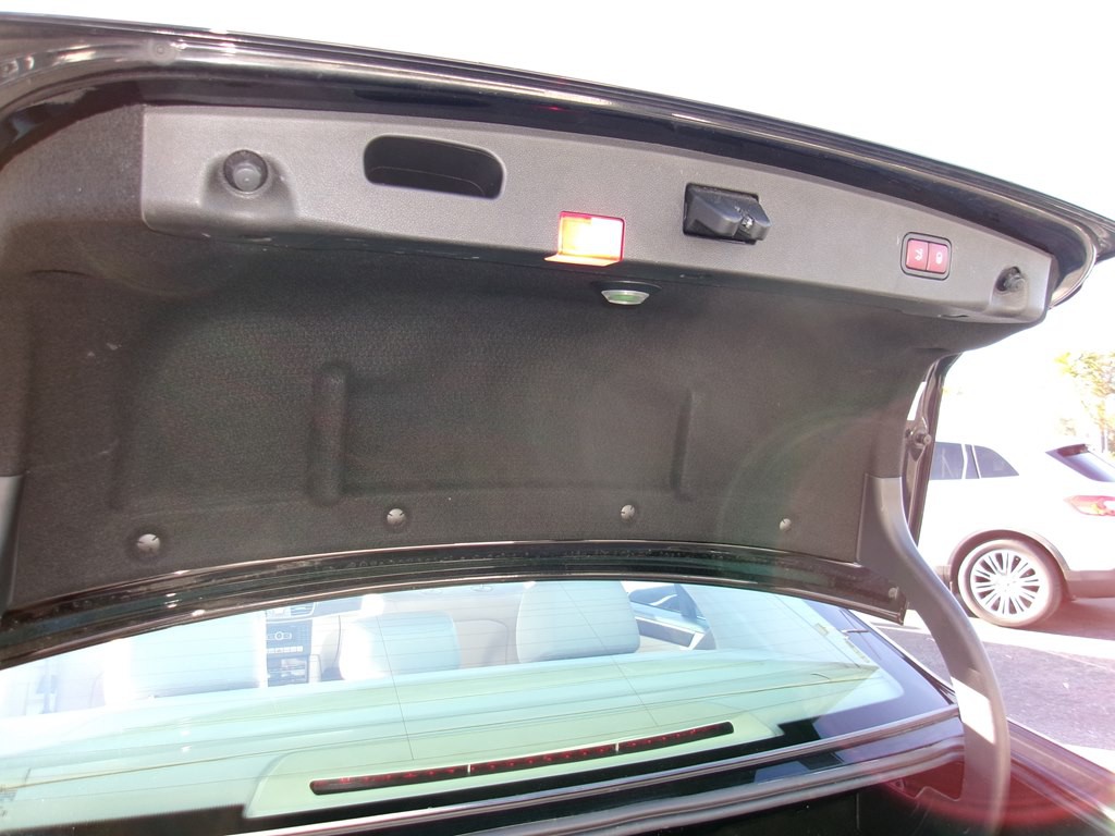 2014 Mercedes-Benz E-Class Image 51