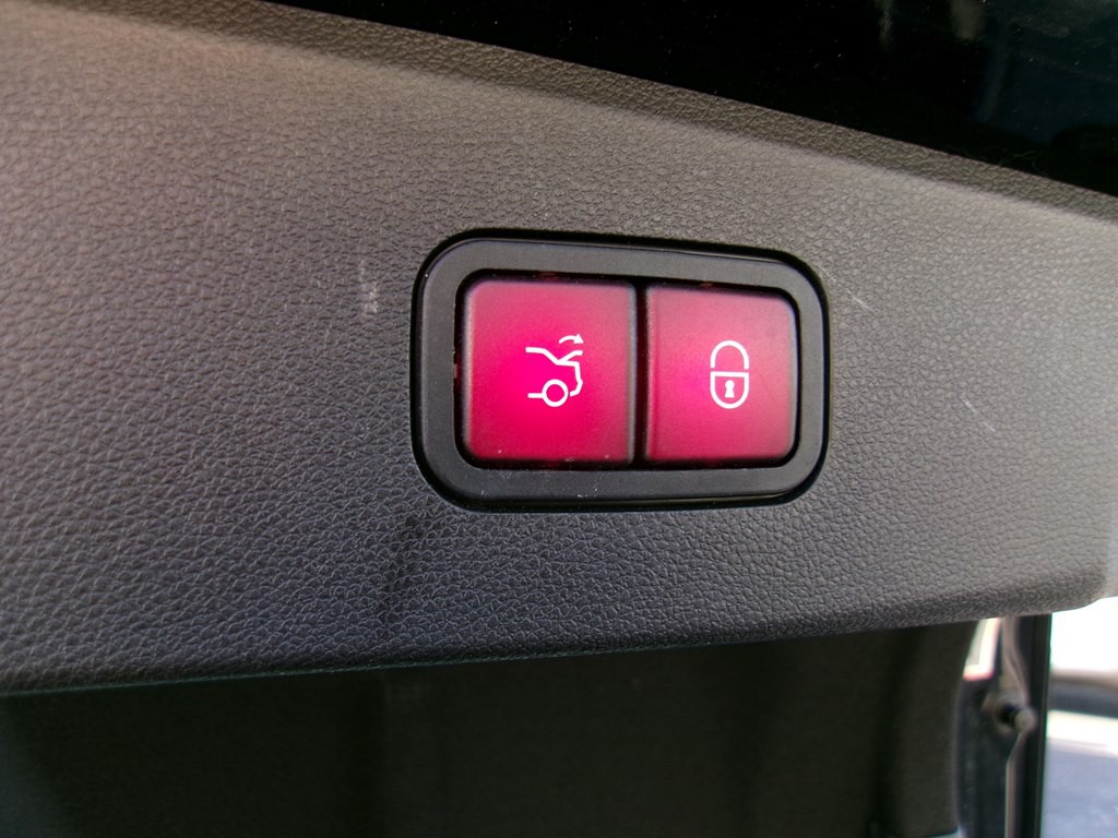 2014 Mercedes-Benz E-Class Image 52