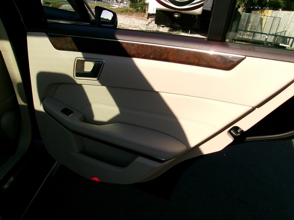 2014 Mercedes-Benz E-Class Image 59