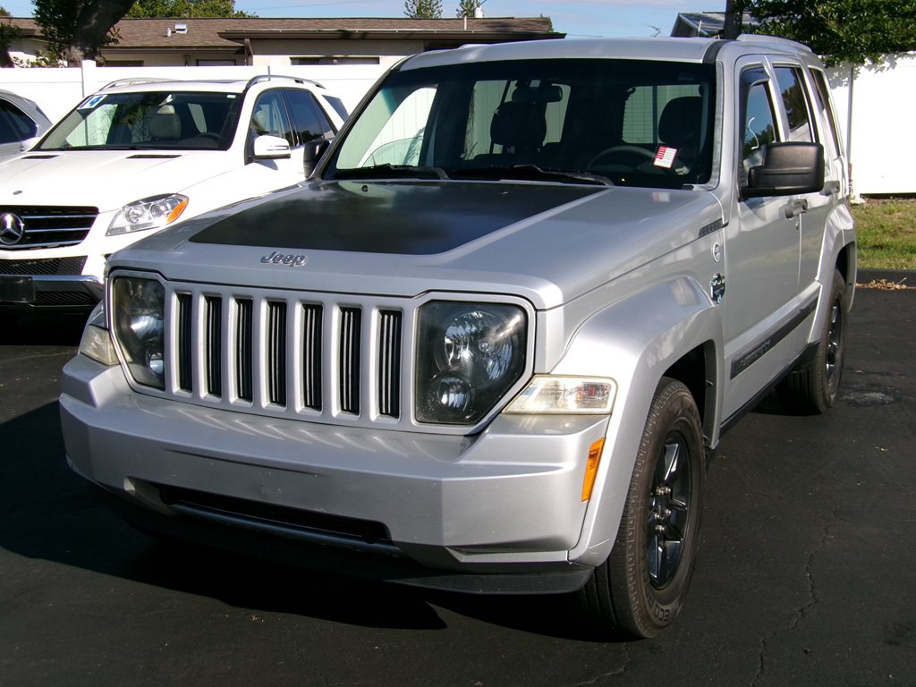 2012 Jeep Liberty Image 4