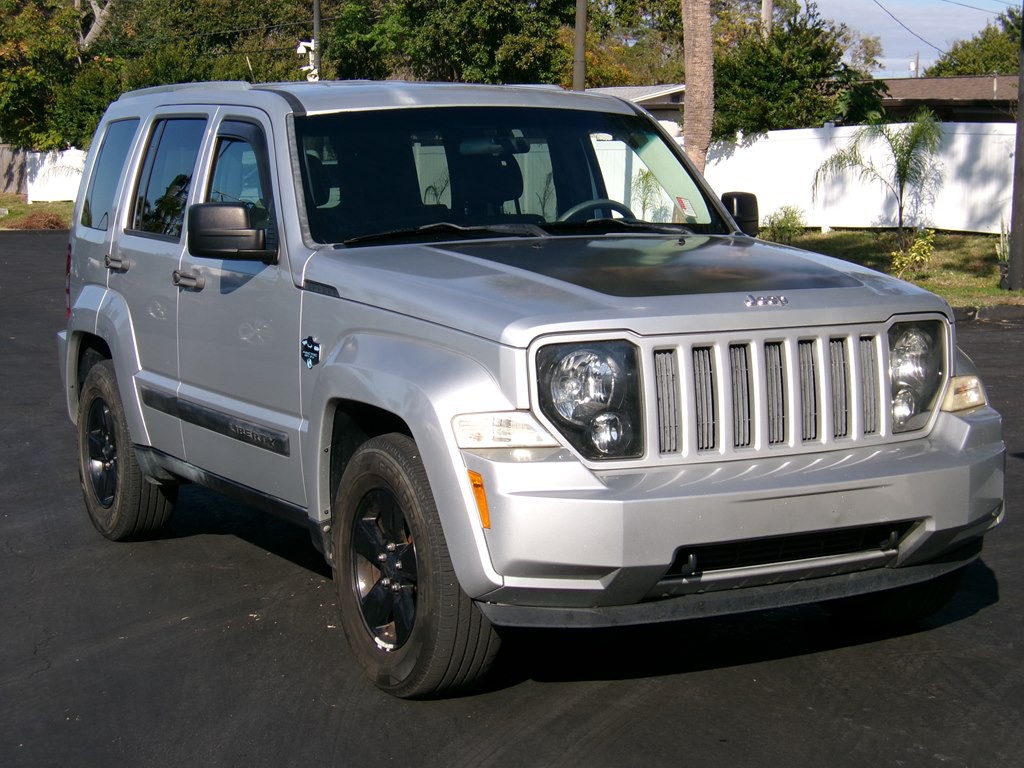 2012 Jeep Liberty Image 8