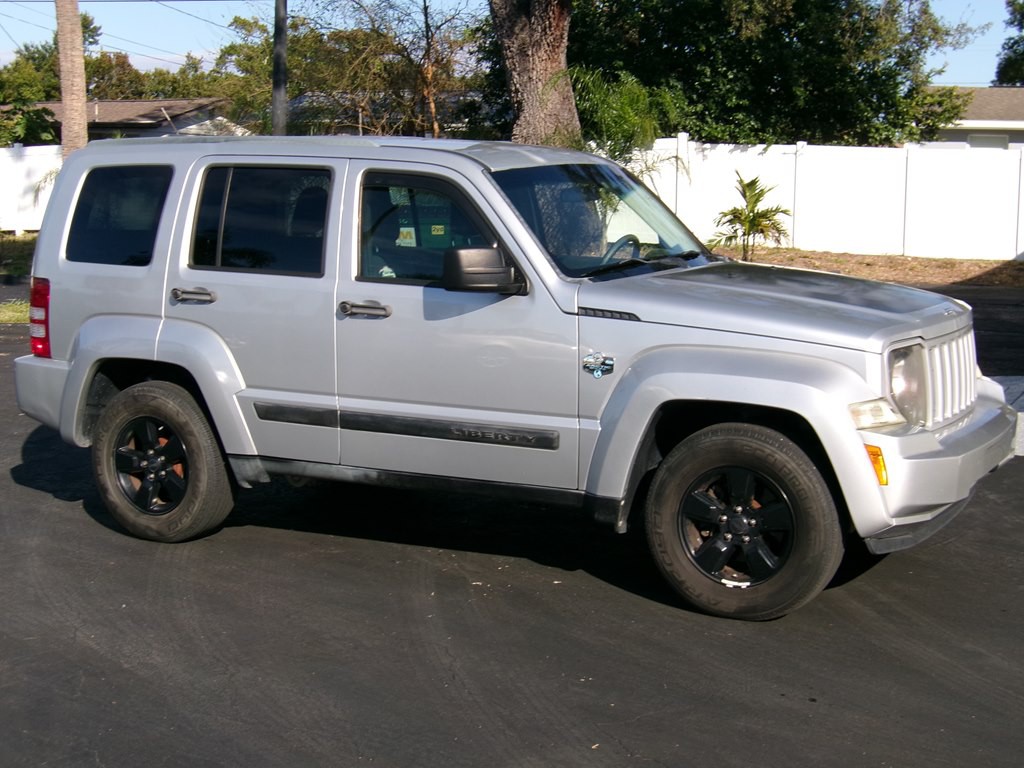 2012 Jeep Liberty Image 11