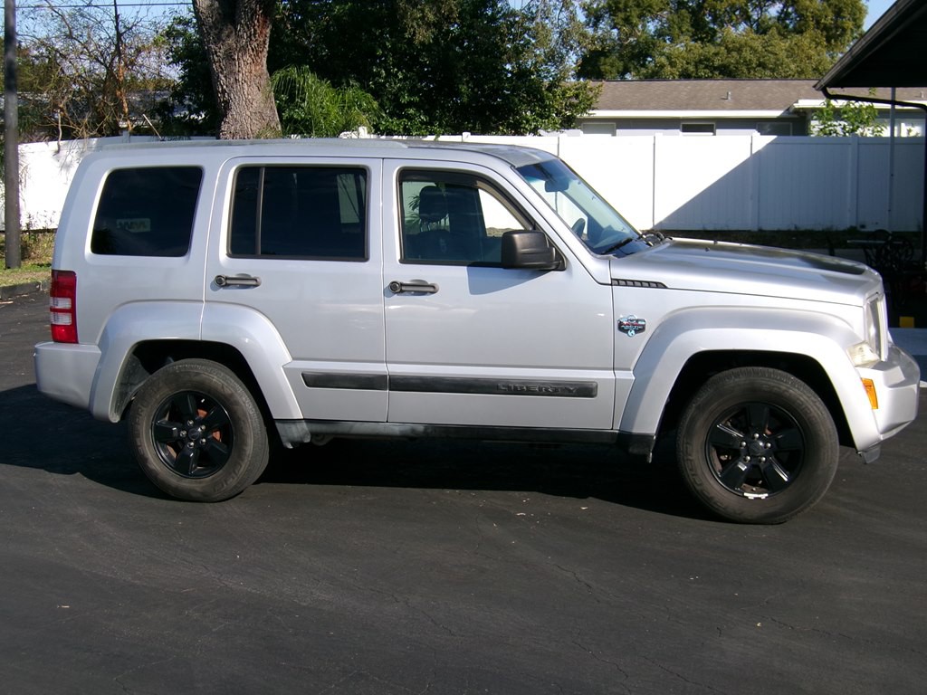 2012 Jeep Liberty Image 12