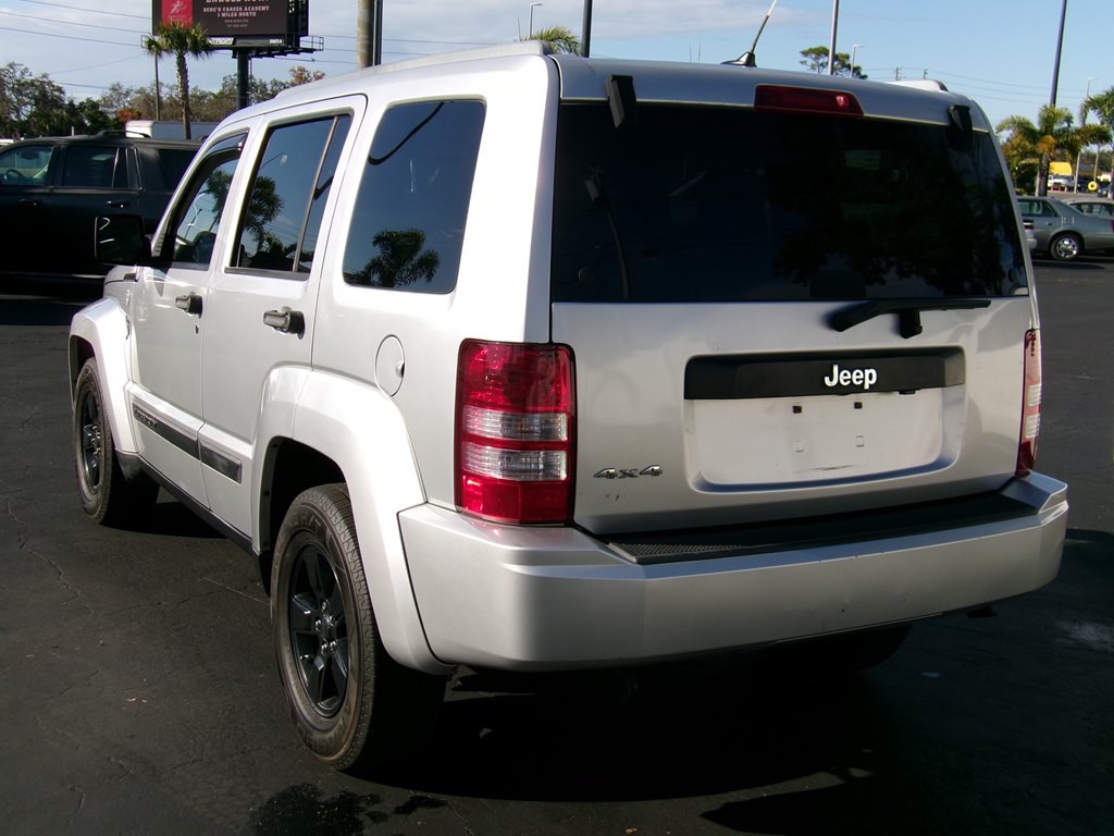 2012 Jeep Liberty Image 22