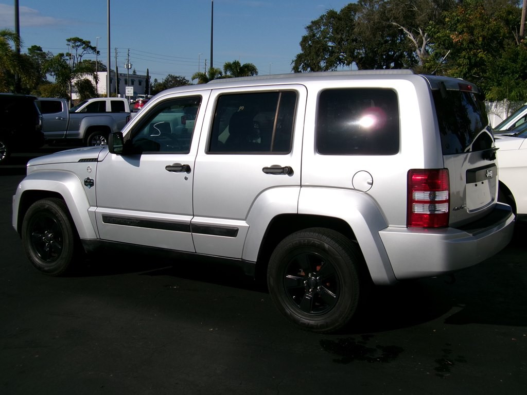 2012 Jeep Liberty Image 24