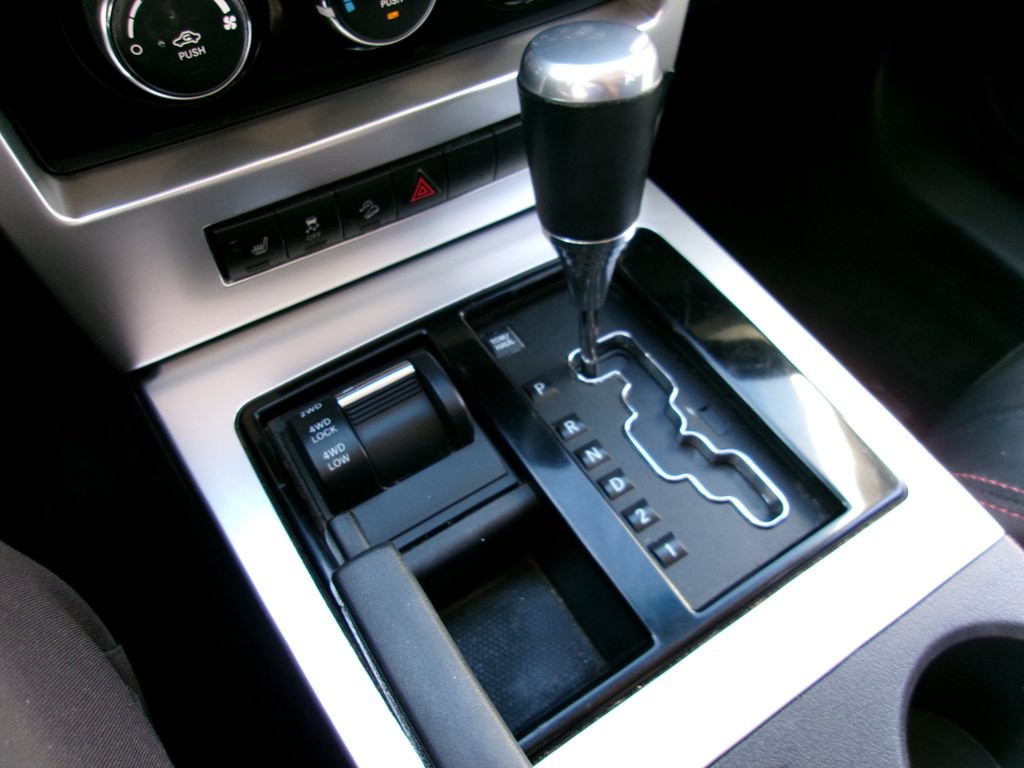 2012 Jeep Liberty Image 68