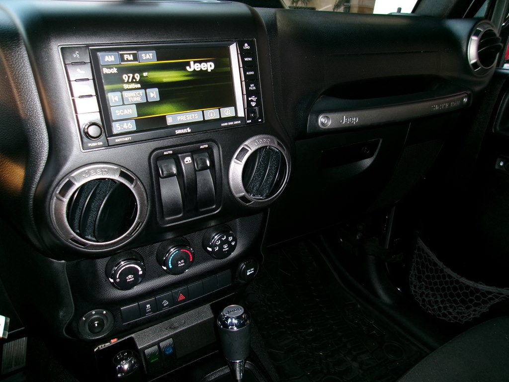 2016 Jeep Wrangler Image 64