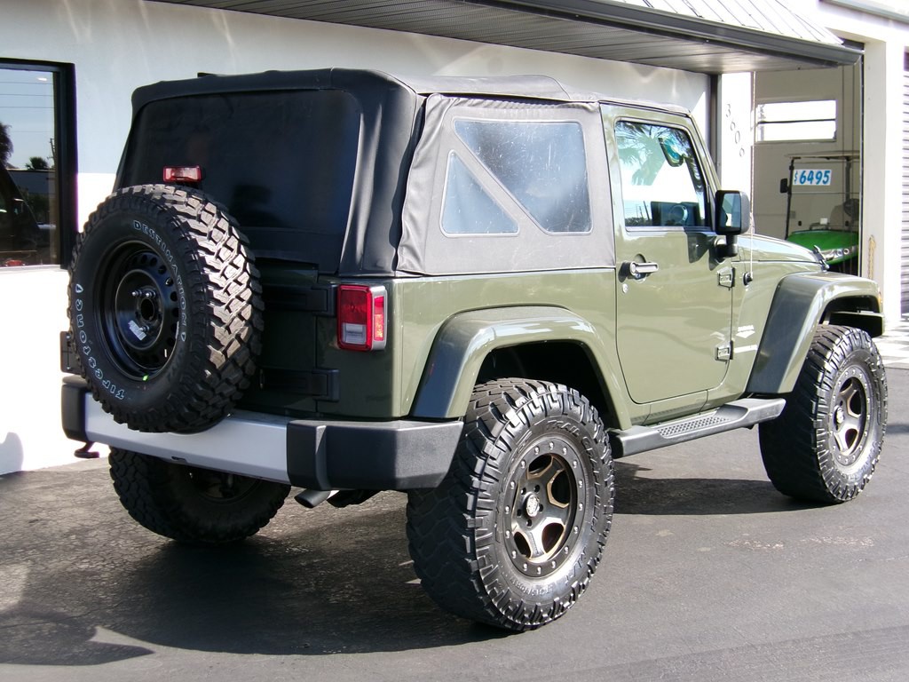 2015 Jeep Wrangler Image 14