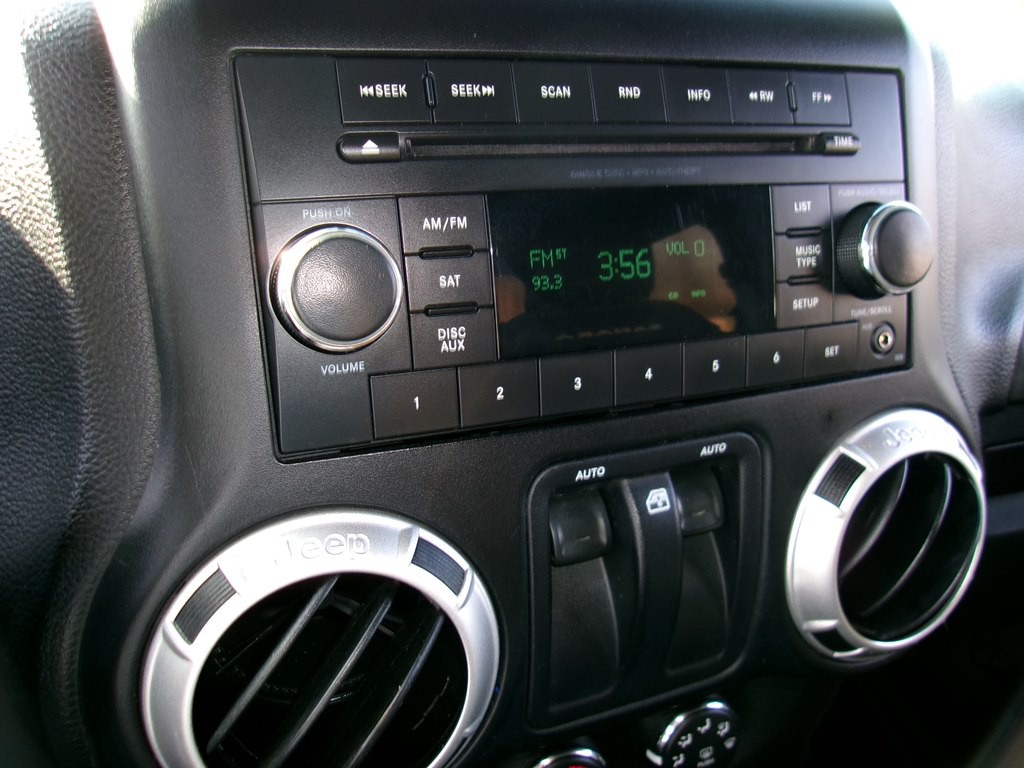 2015 Jeep Wrangler Image 63