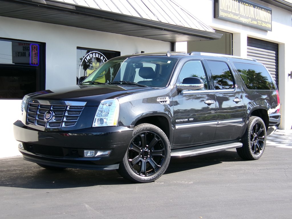 2012 Cadillac Escalade Image 1