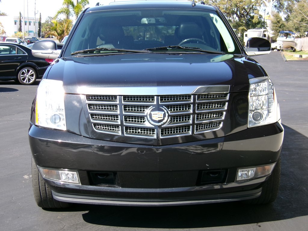 2012 Cadillac Escalade Image 6