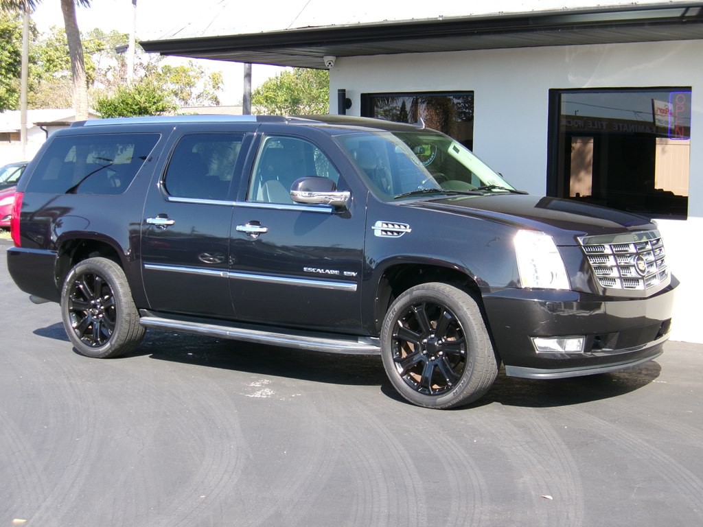 2012 Cadillac Escalade Image 10