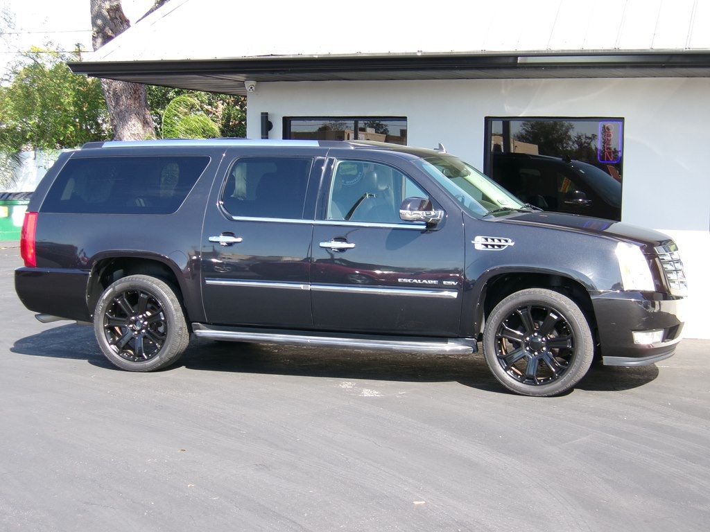 2012 Cadillac Escalade Image 12