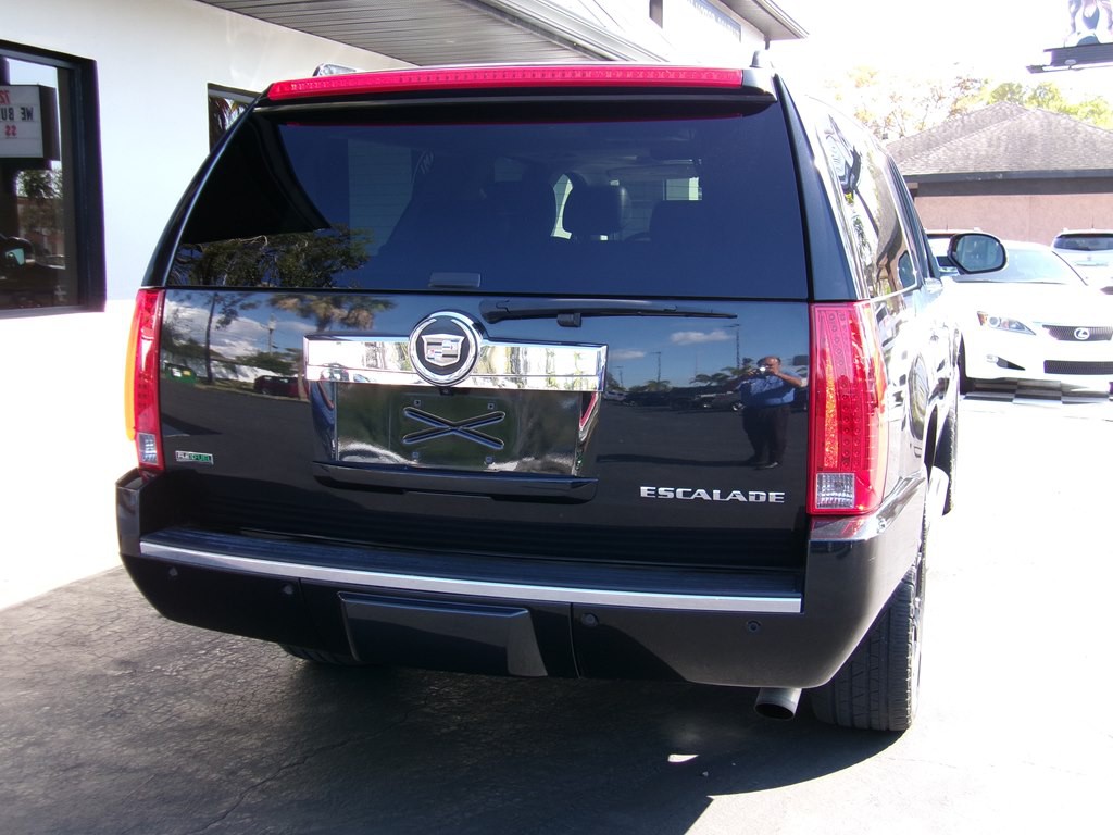 2012 Cadillac Escalade Image 20