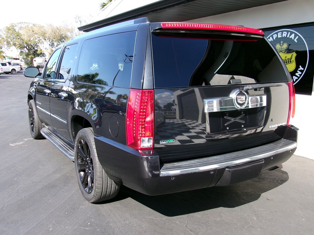 2012 Cadillac Escalade Image 23