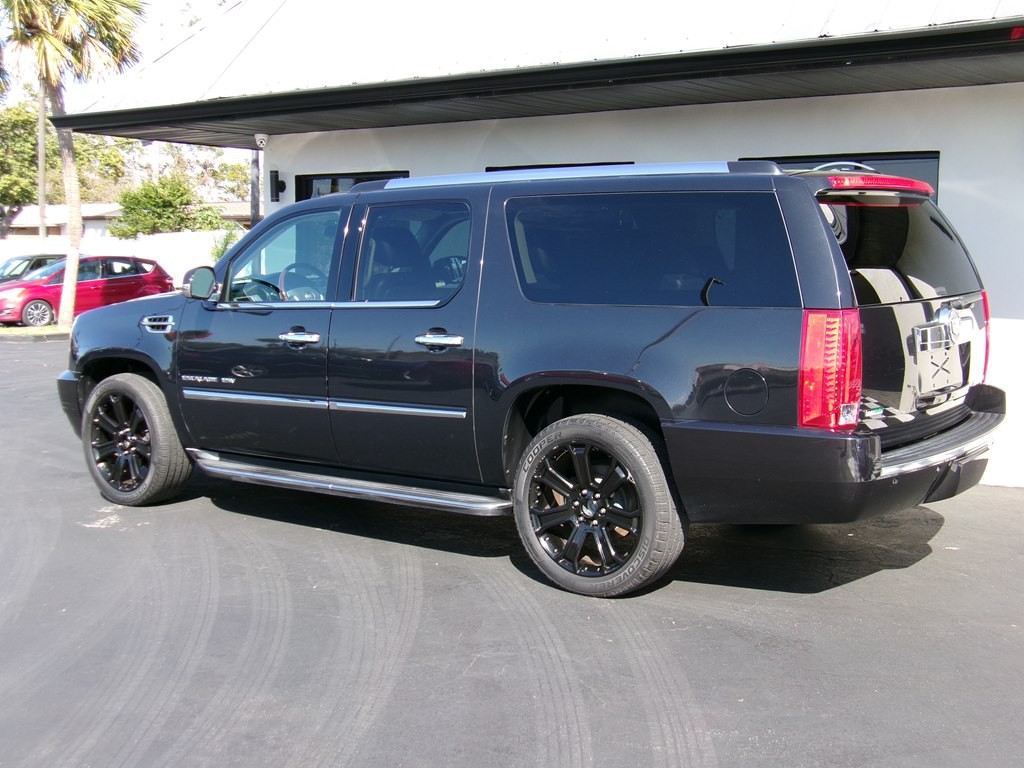 2012 Cadillac Escalade Image 25
