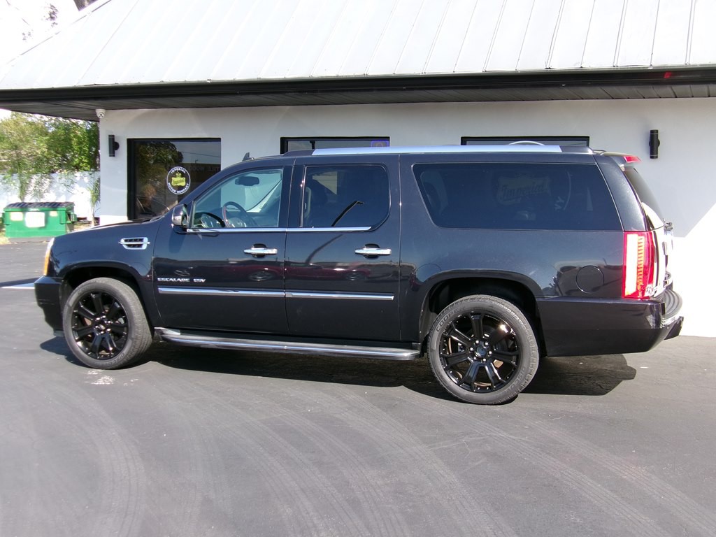 2012 Cadillac Escalade Image 26