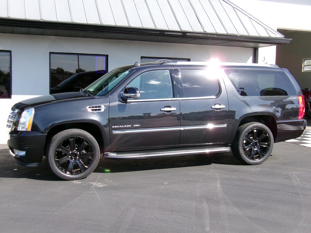 2012 Cadillac Escalade Image 29