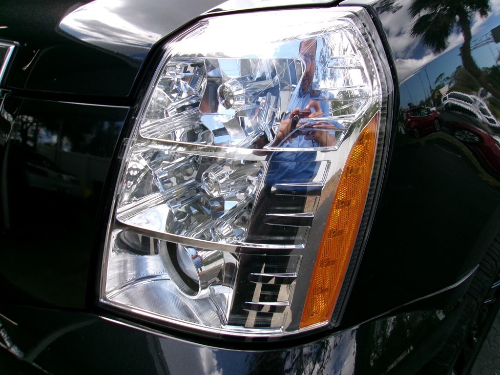 2012 Cadillac Escalade Image 34