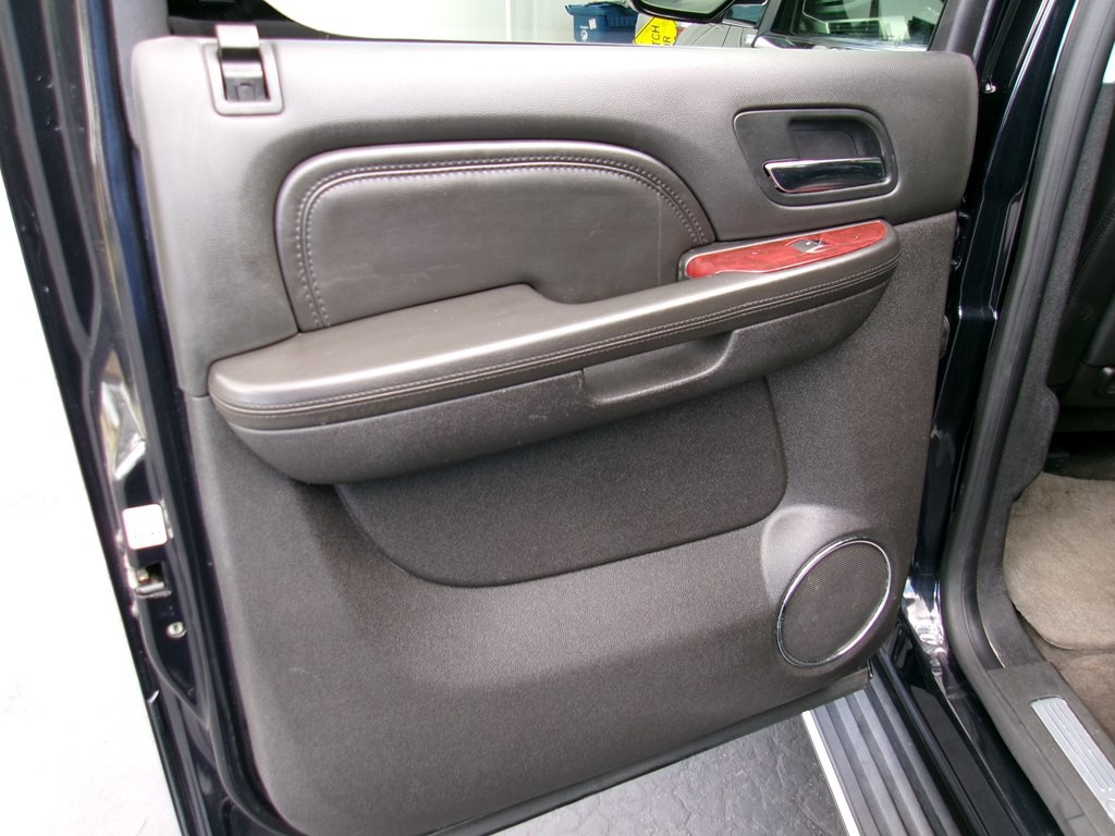 2012 Cadillac Escalade Image 53