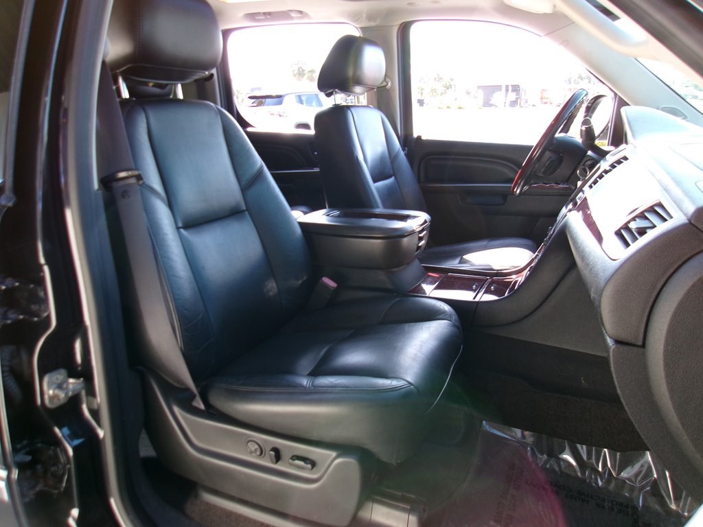 2012 Cadillac Escalade Image 64