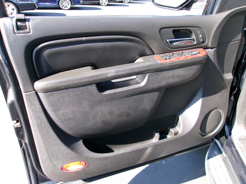 2012 Cadillac Escalade Image 65