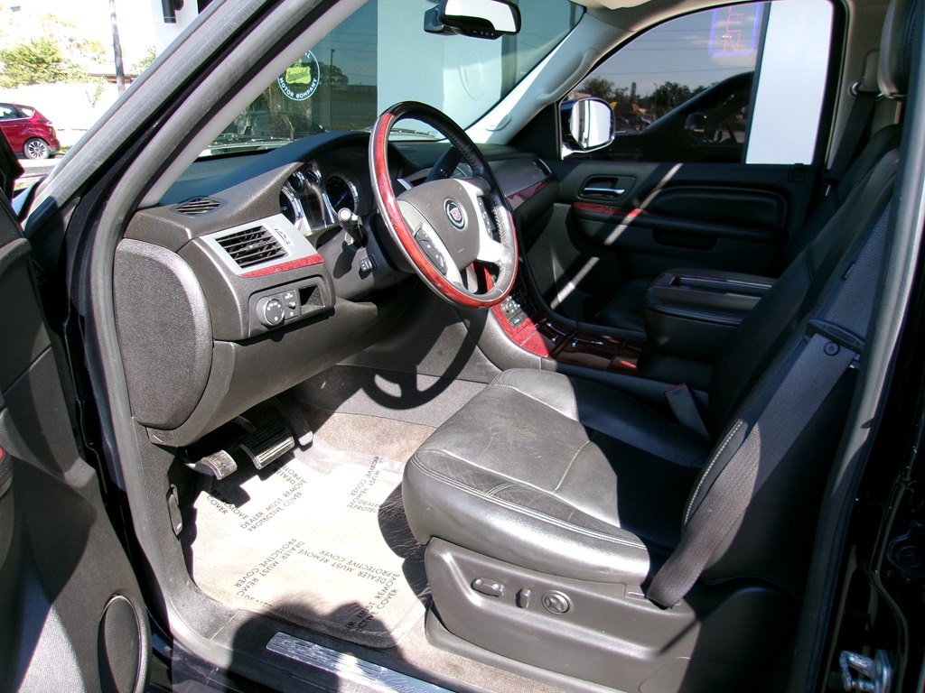 2012 Cadillac Escalade Image 69