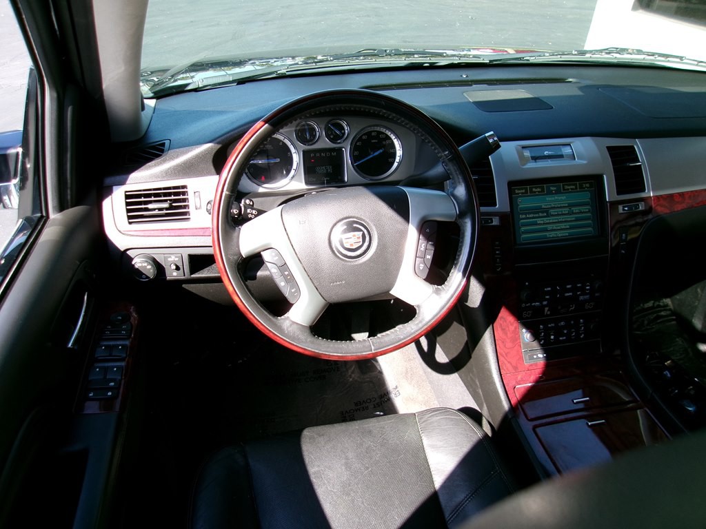 2012 Cadillac Escalade Image 72