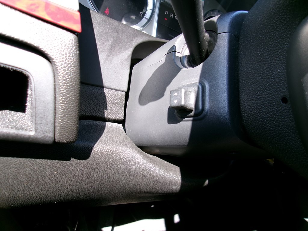 2012 Cadillac Escalade Image 95