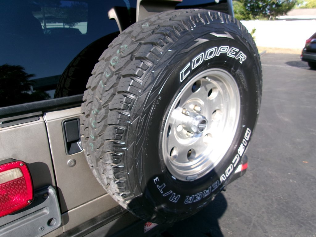 2005 Jeep Wrangler Image 39