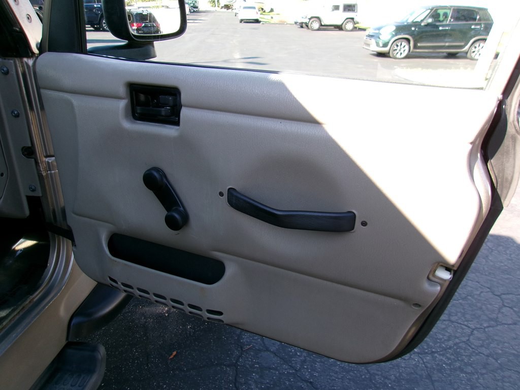2005 Jeep Wrangler Image 47