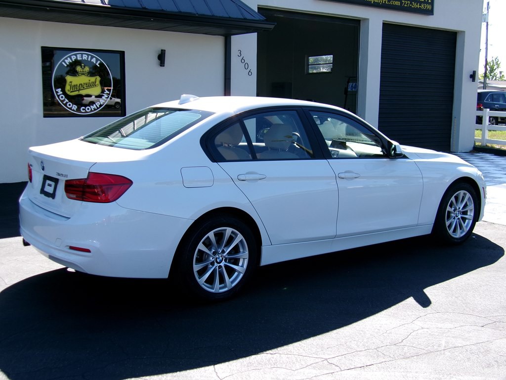 2018 BMW 3 Series Image 17