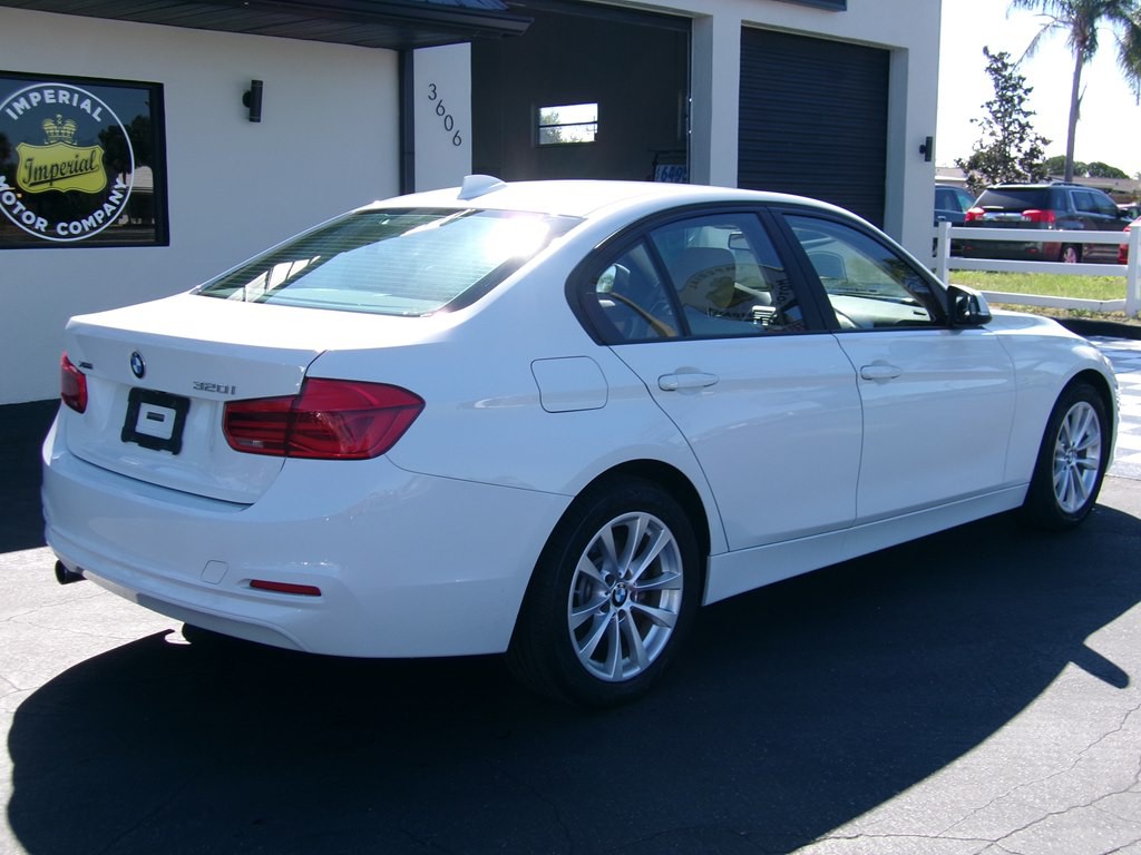 2018 BMW 3 Series Image 18