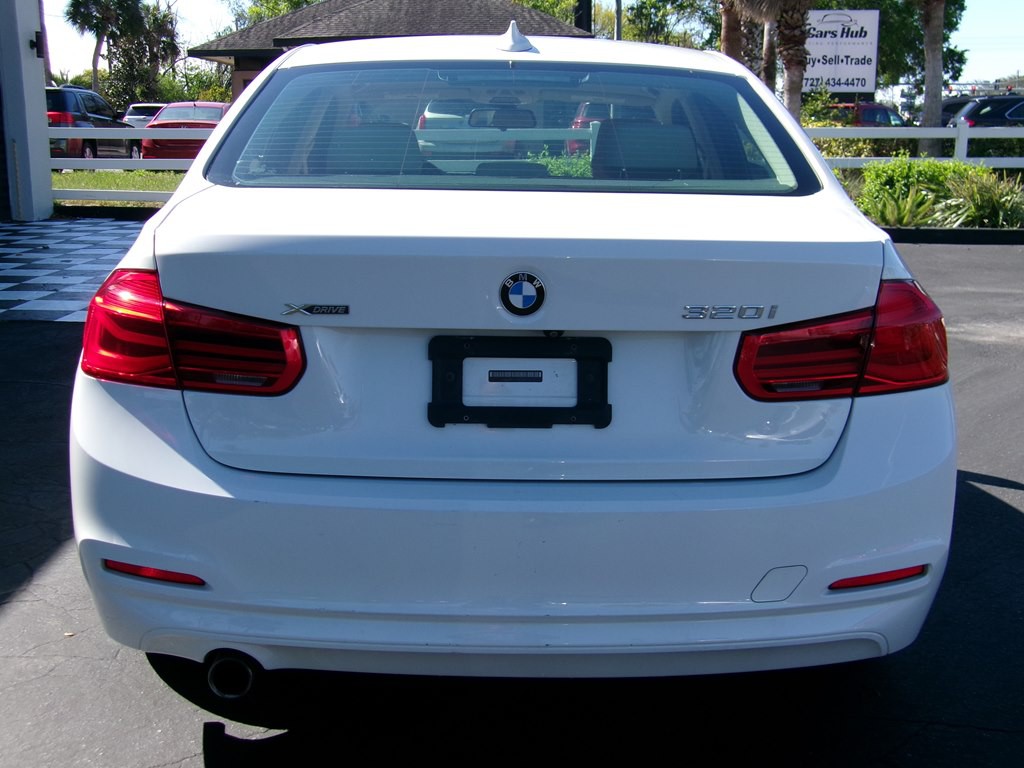 2018 BMW 3 Series Image 22