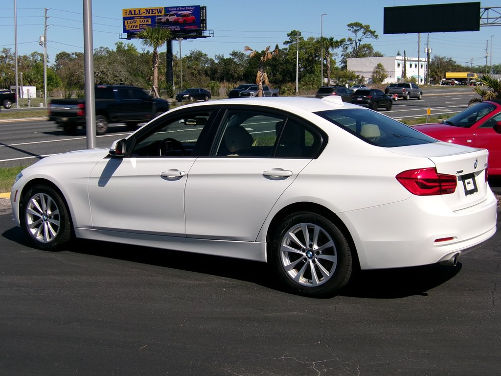 2018 BMW 3 Series Image 27