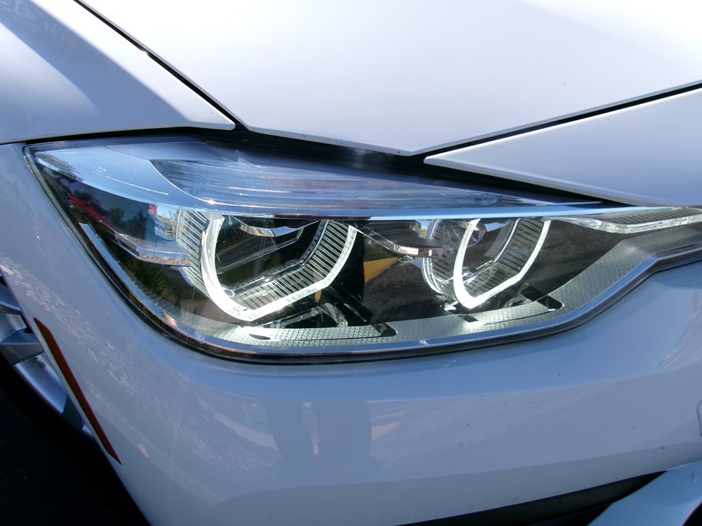 2018 BMW 3 Series Image 35