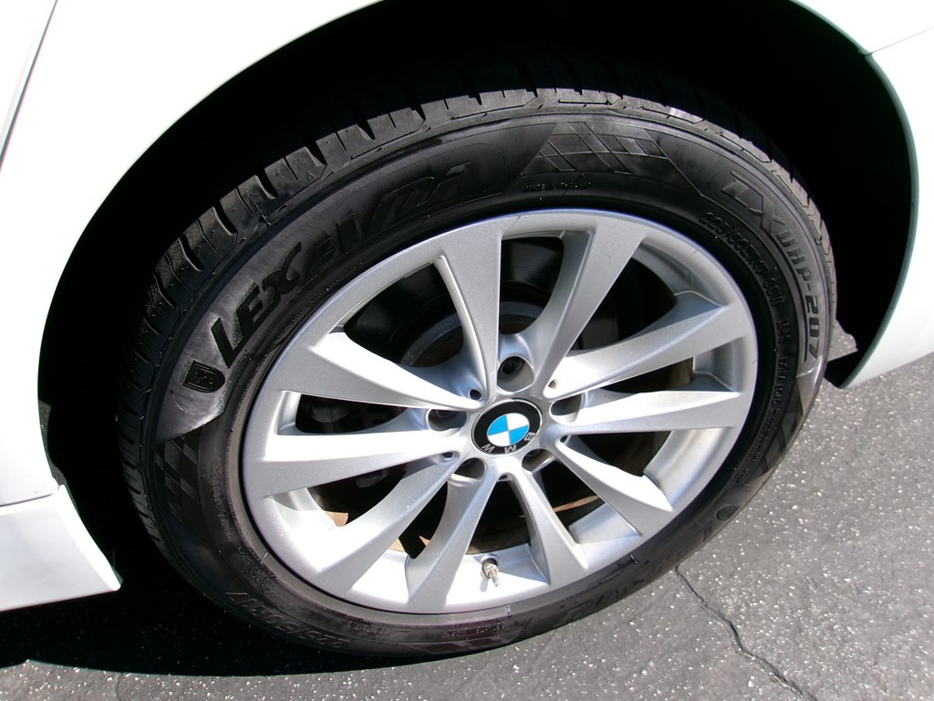 2018 BMW 3 Series Image 38